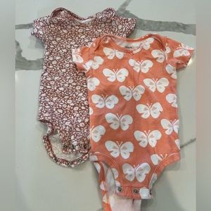 Bundle of 8 carters bodysuits, 9 months